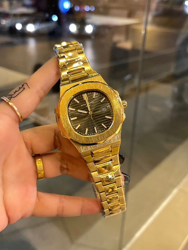 ブランド時計角部分ディテール